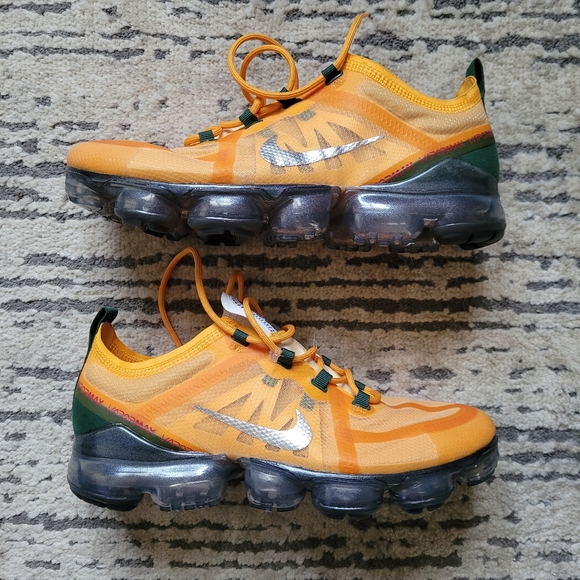 Nike Other - Nike Air Vapormax Size 9